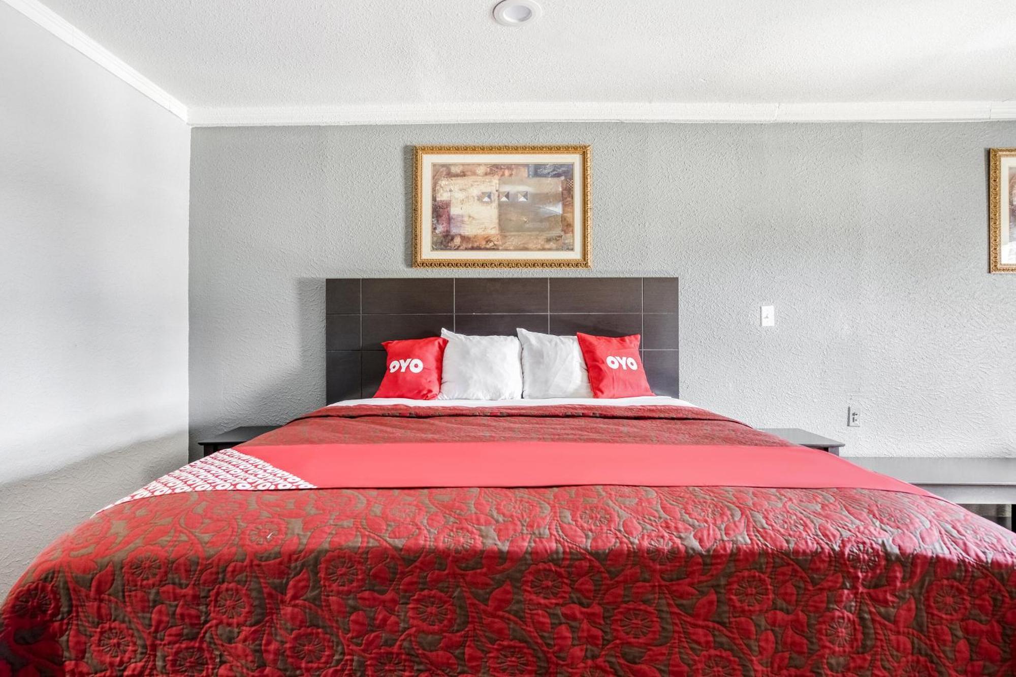 Oyo La Hwy 165 Hotel 2*