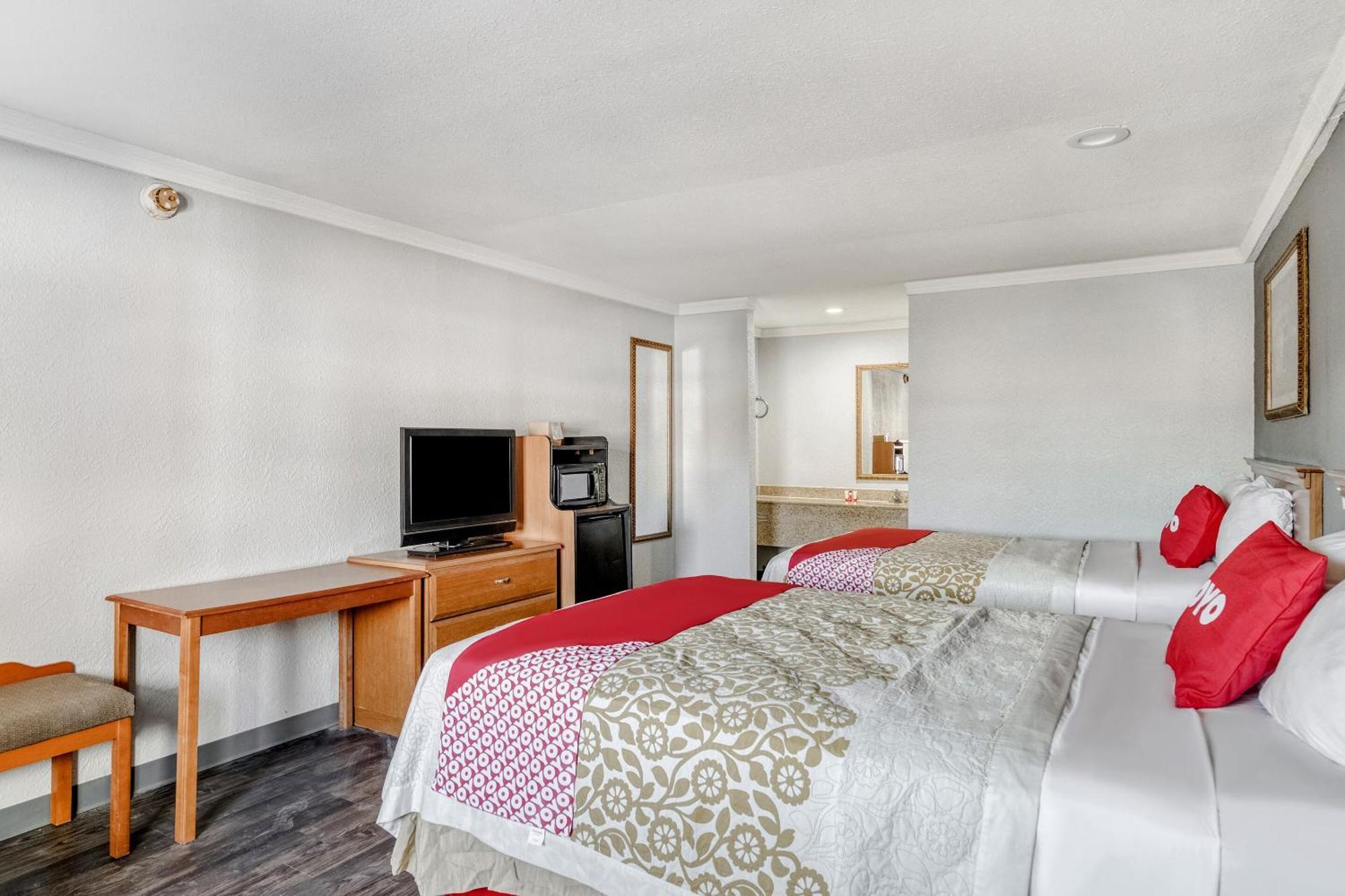Oyo La Hwy 165 Hotel